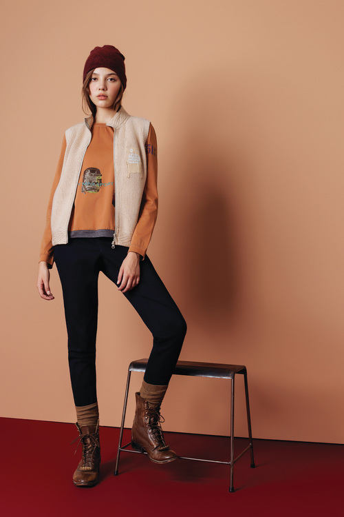 口袋拼貼合身牛仔褲