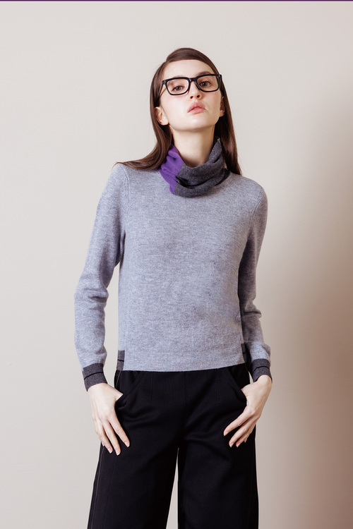 經典親膚羊絨針織上衣