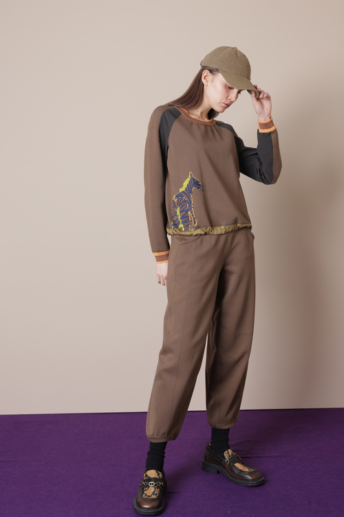 異材質立體刺繡T恤