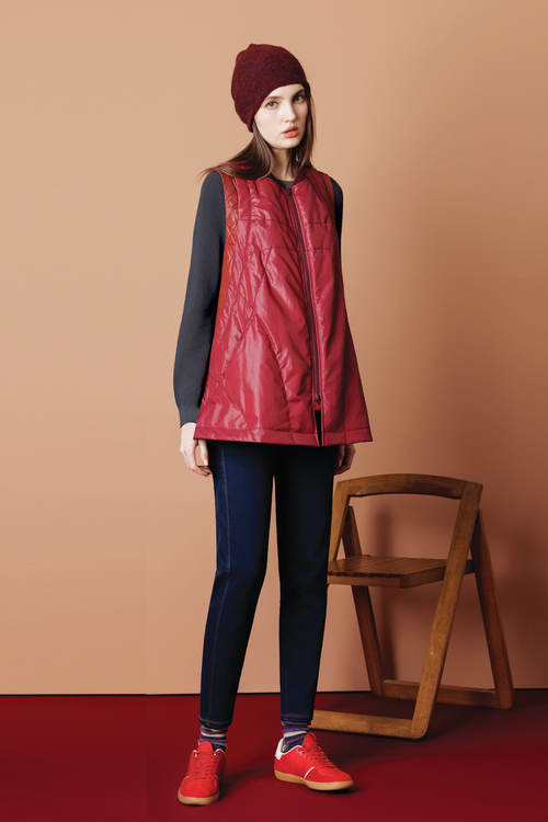 仿皮革覆膜鋪棉背心